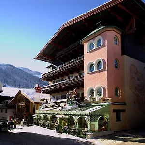 https://hotel-bauer.saalbachhinterglemmhotels.com