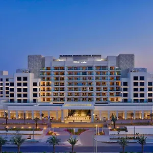 ***** Üdülőközpont Hilton Yas Island Egyesült Arab Emírségek