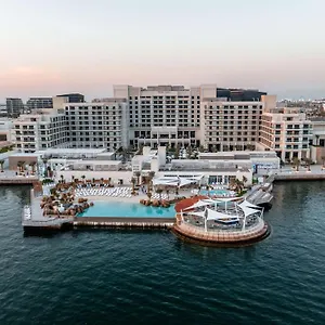***** Üdülőközpont Hilton Yas Island Egyesült Arab Emírségek