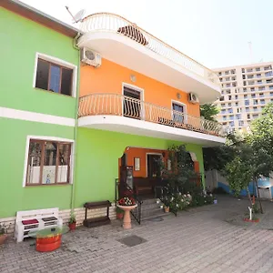 Osho Hostel Tiran