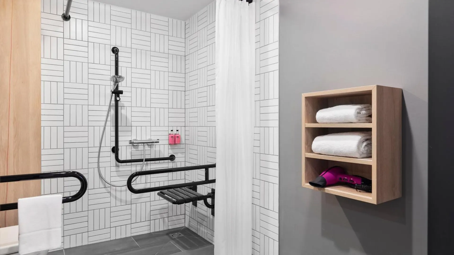 Moxy Vienna City East 0*,  Austria